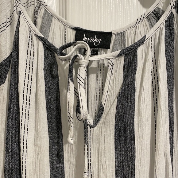 Stripped shirt with elastic bottom - Picture 2 of 3